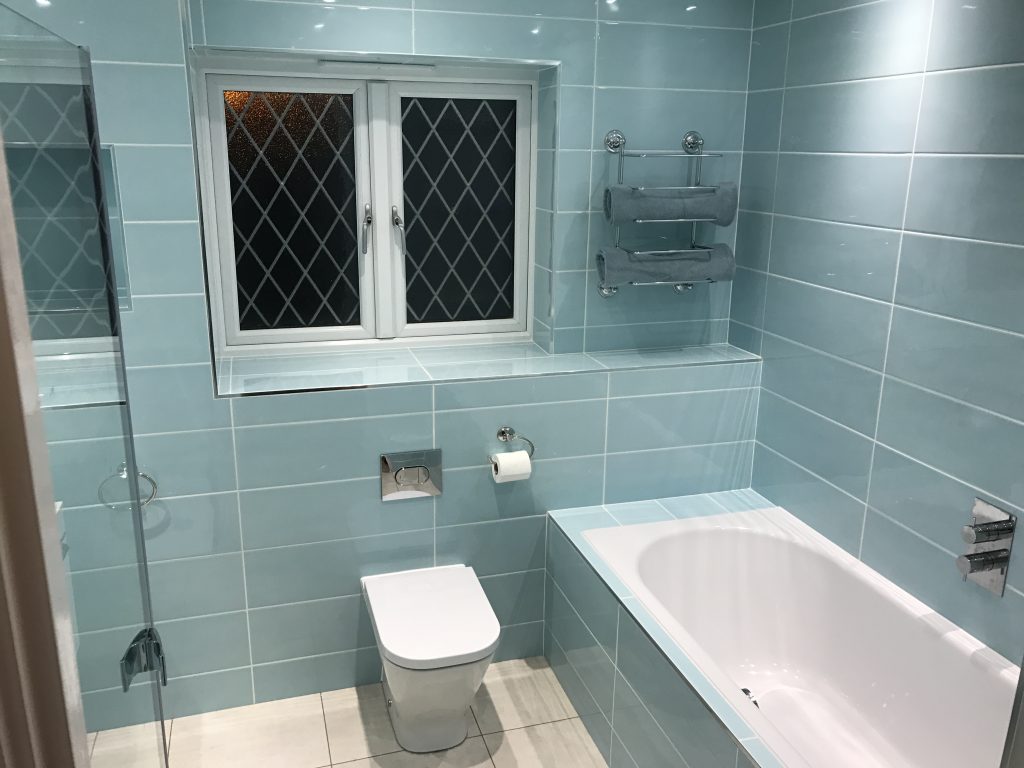 Main Bathroom Mayflower Gardens