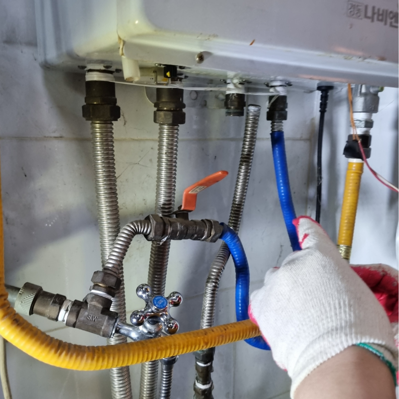 Leaking Pipes & Small Repairs 