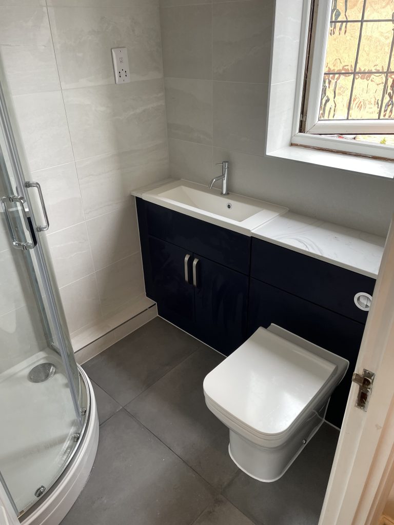 Ensuite Knights close