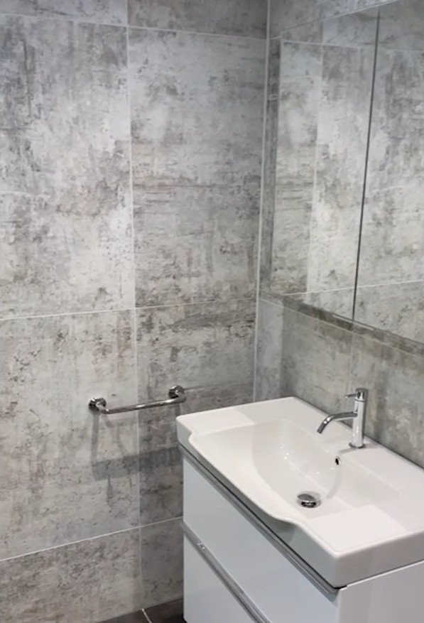 Eaton lodge Master Ensuite